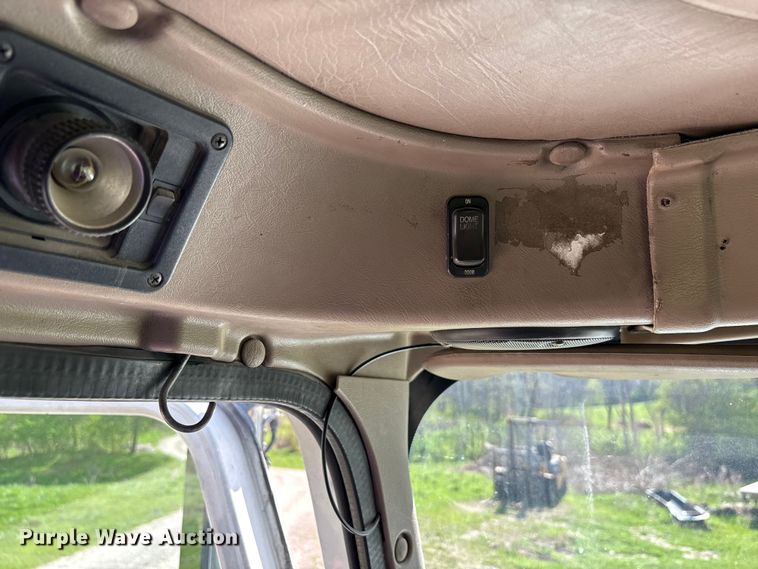 image for item FB3386 2006 International Paystar 5600i truck cab and chassis