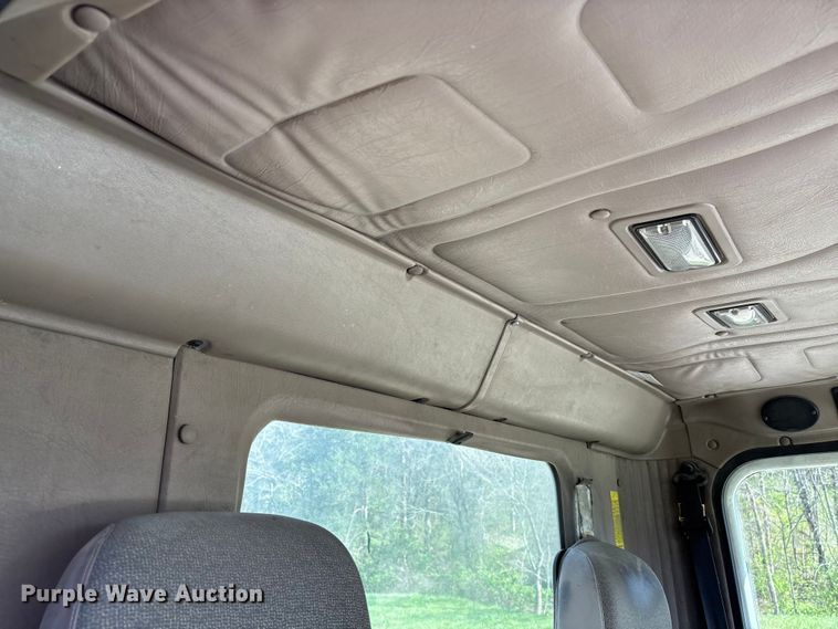 image for item FB3386 2006 International Paystar 5600i truck cab and chassis