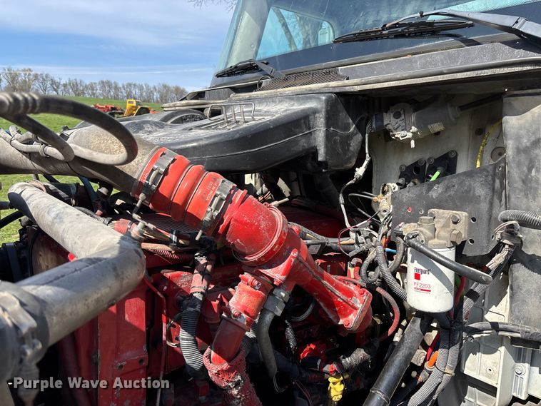 image for item FB3386 2006 International Paystar 5600i truck cab and chassis