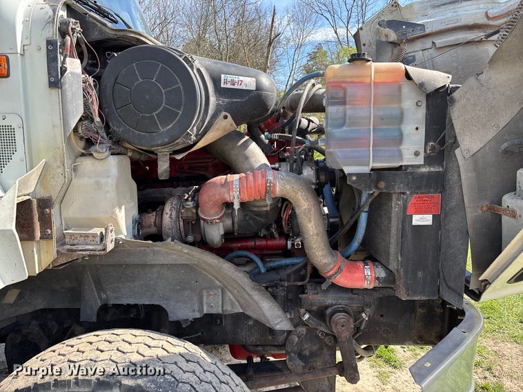 image for item FB3386 2006 International Paystar 5600i truck cab and chassis