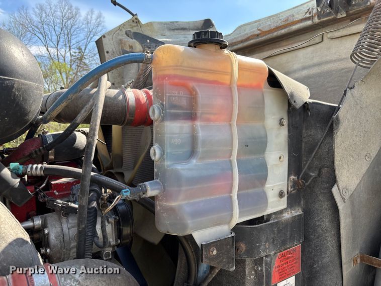 image for item FB3386 2006 International Paystar 5600i truck cab and chassis