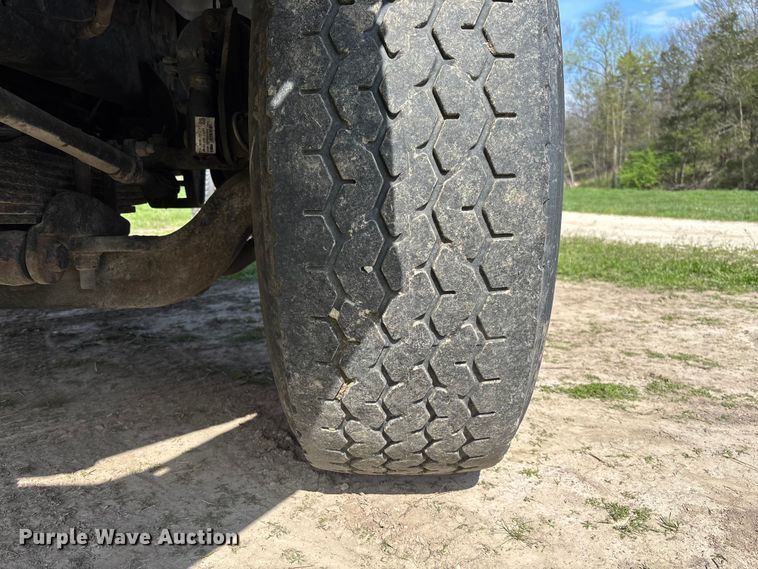 image for item FB3386 2006 International Paystar 5600i truck cab and chassis