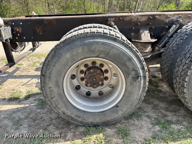 image for item FB3386 2006 International Paystar 5600i truck cab and chassis