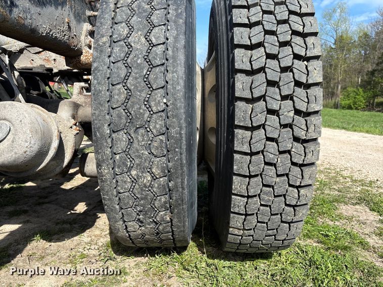 image for item FB3386 2006 International Paystar 5600i truck cab and chassis