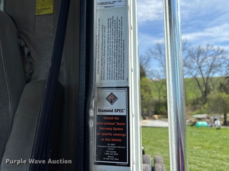 image for item FB3386 2006 International Paystar 5600i truck cab and chassis