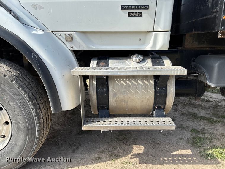 image for item FB3387 2005 Sterling L9500 flatbed truck