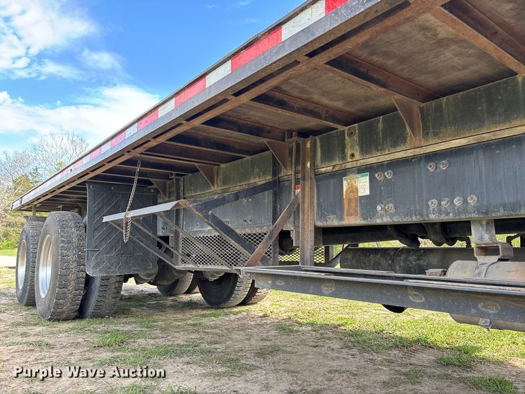 image for item FB3387 2005 Sterling L9500 flatbed truck
