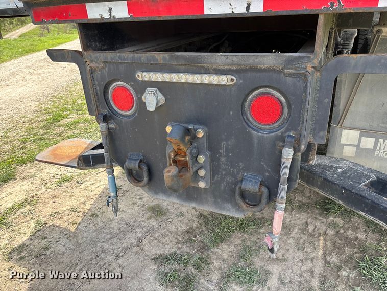 image for item FB3387 2005 Sterling L9500 flatbed truck