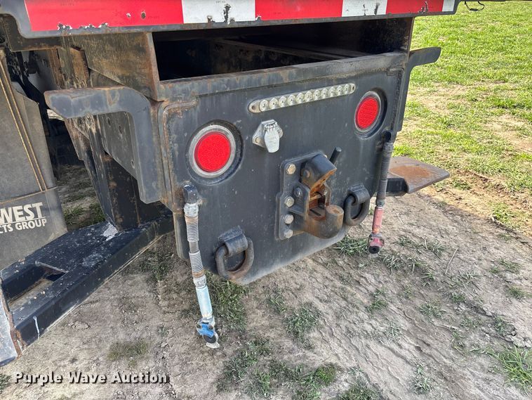 image for item FB3387 2005 Sterling L9500 flatbed truck