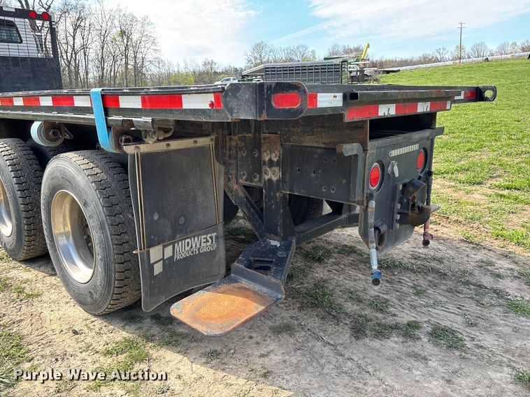 image for item FB3387 2005 Sterling L9500 flatbed truck
