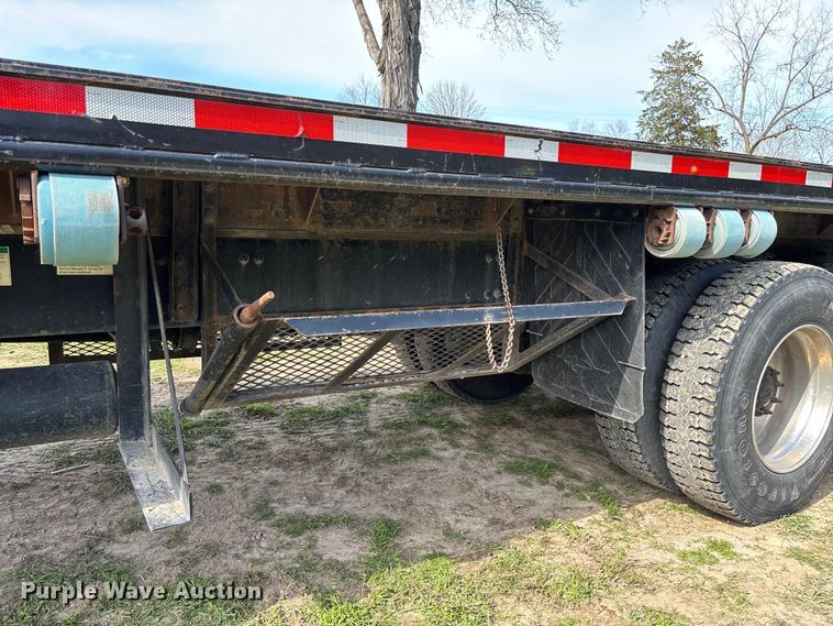 image for item FB3387 2005 Sterling L9500 flatbed truck