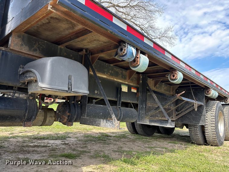 image for item FB3387 2005 Sterling L9500 flatbed truck