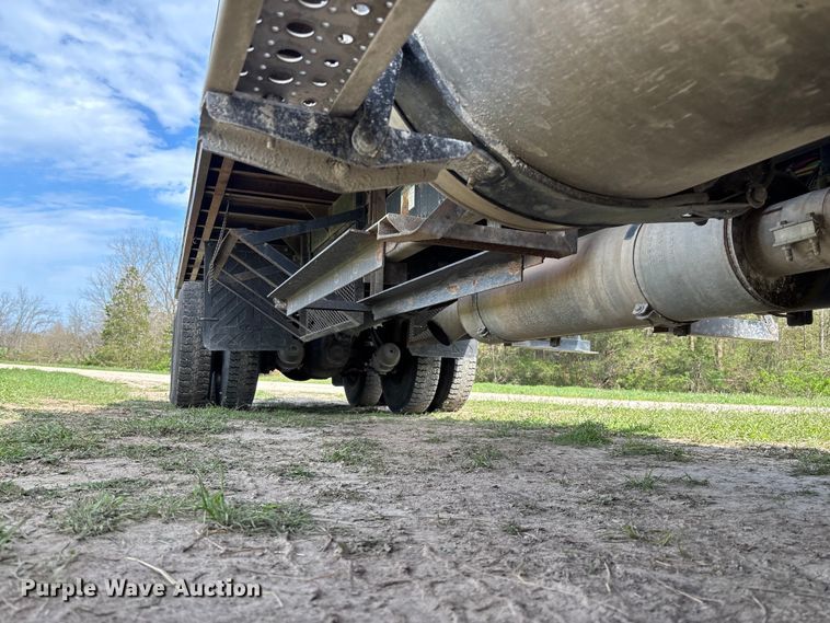 image for item FB3387 2005 Sterling L9500 flatbed truck