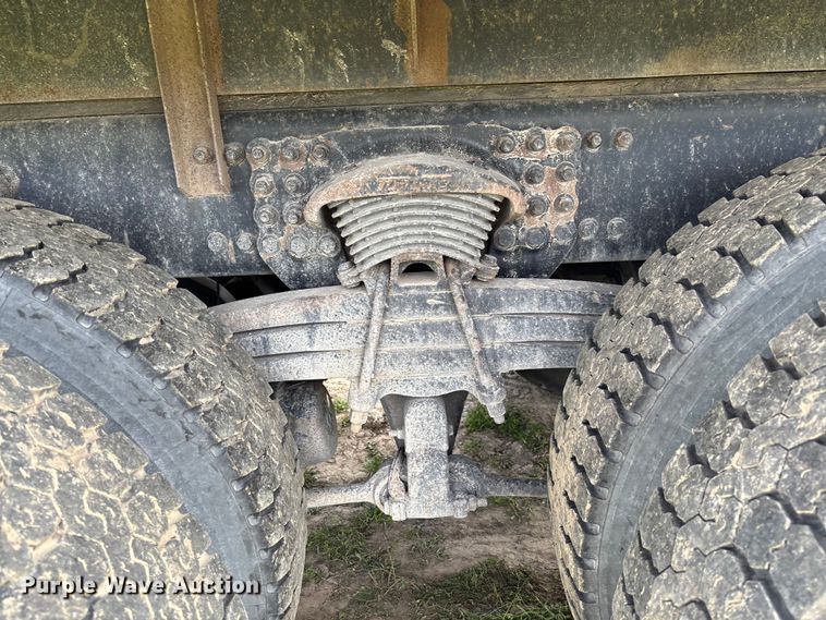 image for item FB3387 2005 Sterling L9500 flatbed truck