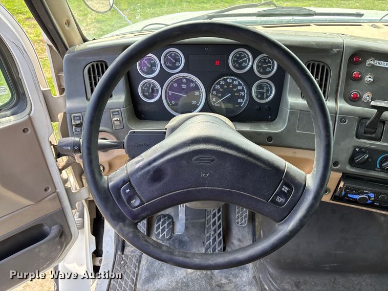 image for item FB3387 2005 Sterling L9500 flatbed truck