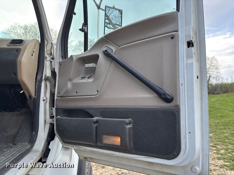 image for item FB3387 2005 Sterling L9500 flatbed truck