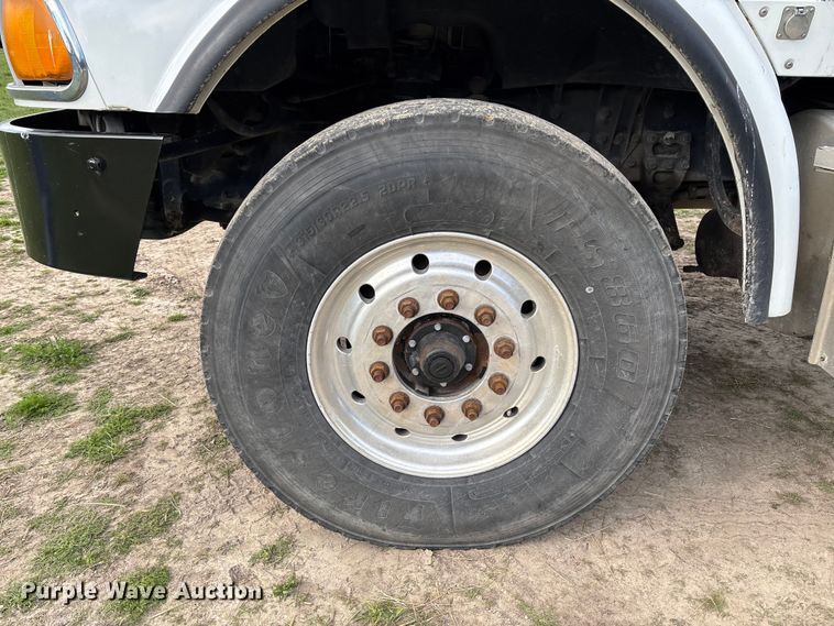 image for item FB3387 2005 Sterling L9500 flatbed truck