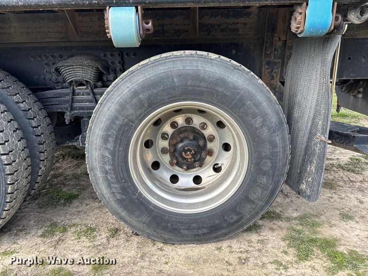 image for item FB3387 2005 Sterling L9500 flatbed truck