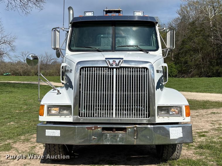 image for item FB3388 2002 Western Star 4900 flatbed truck
