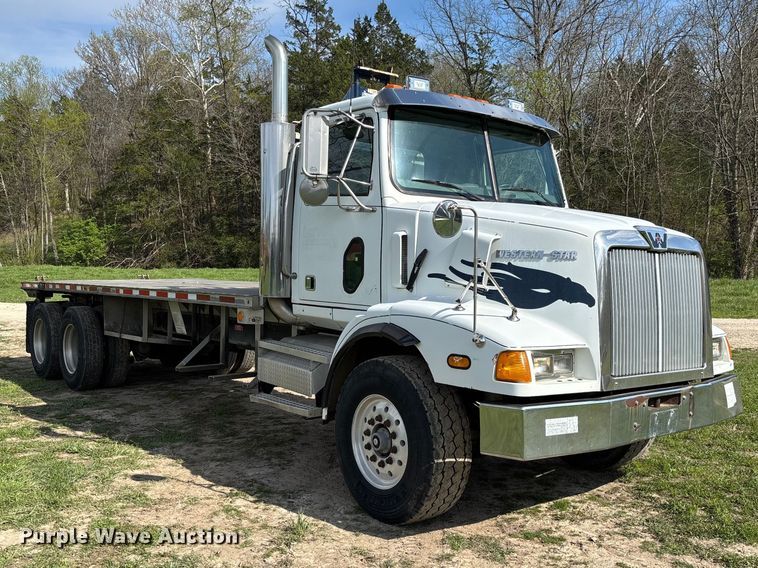 image for item FB3388 2002 Western Star 4900 flatbed truck