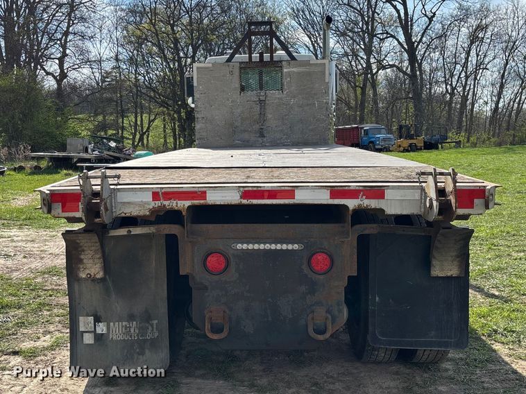 image for item FB3388 2002 Western Star 4900 flatbed truck