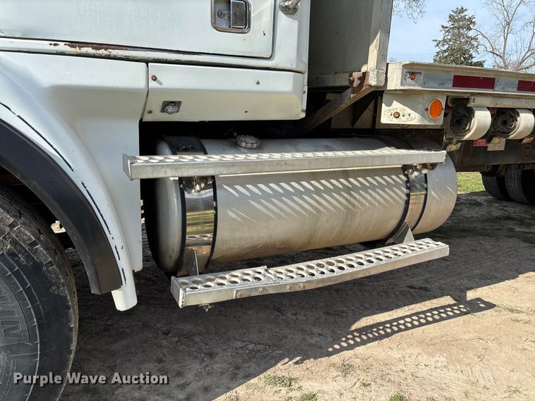 image for item FB3388 2002 Western Star 4900 flatbed truck