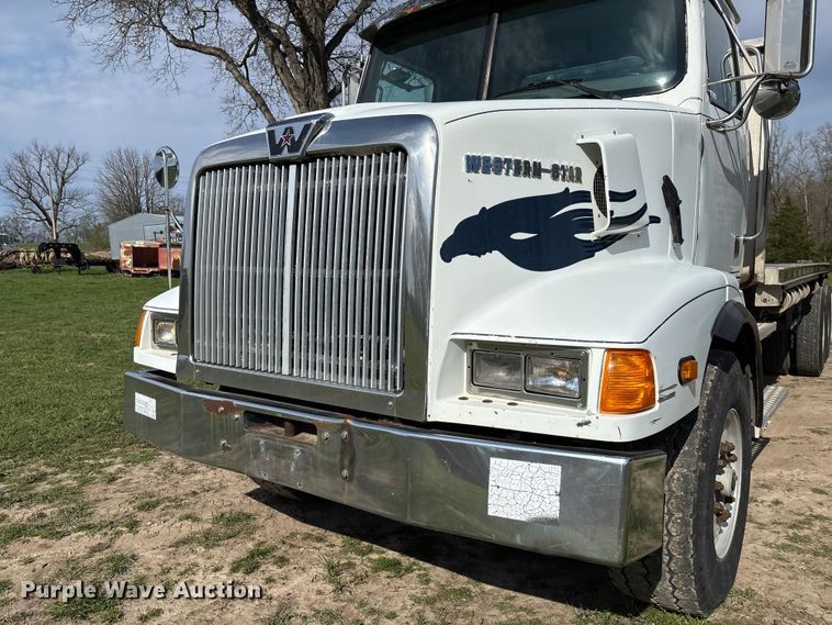 image for item FB3388 2002 Western Star 4900 flatbed truck