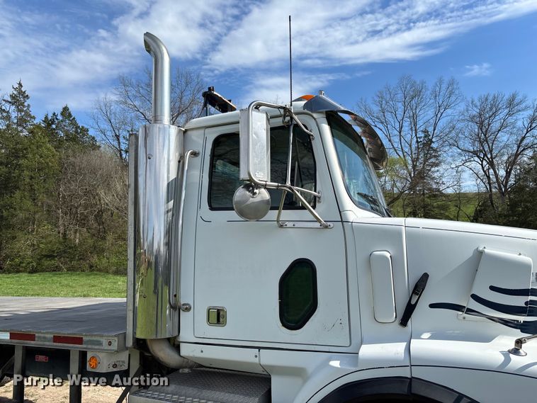 image for item FB3388 2002 Western Star 4900 flatbed truck