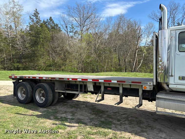 image for item FB3388 2002 Western Star 4900 flatbed truck