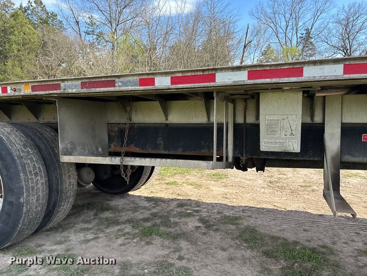 image for item FB3388 2002 Western Star 4900 flatbed truck