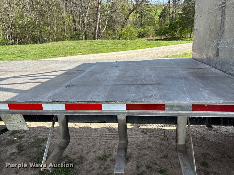 image for item FB3388 2002 Western Star 4900 flatbed truck