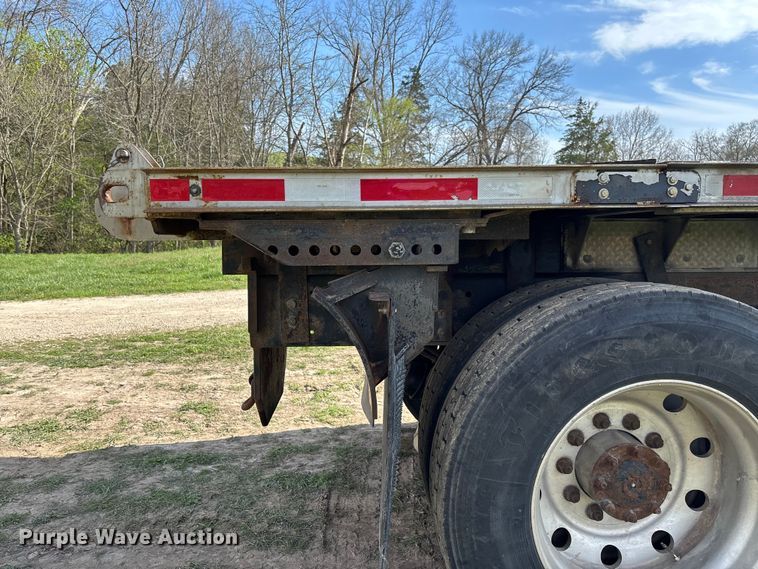 image for item FB3388 2002 Western Star 4900 flatbed truck