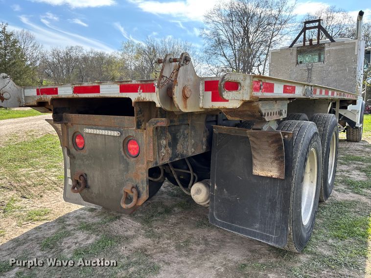 image for item FB3388 2002 Western Star 4900 flatbed truck