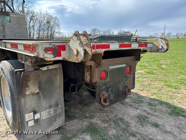 image for item FB3388 2002 Western Star 4900 flatbed truck