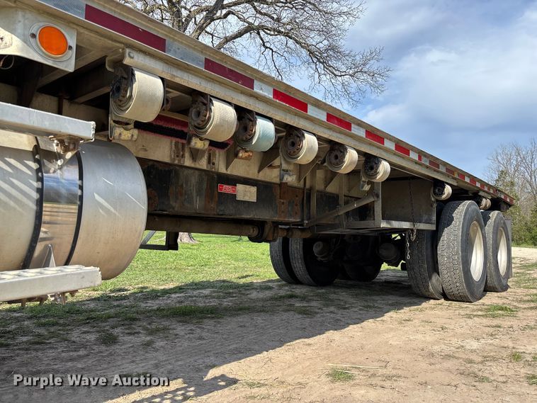 image for item FB3388 2002 Western Star 4900 flatbed truck