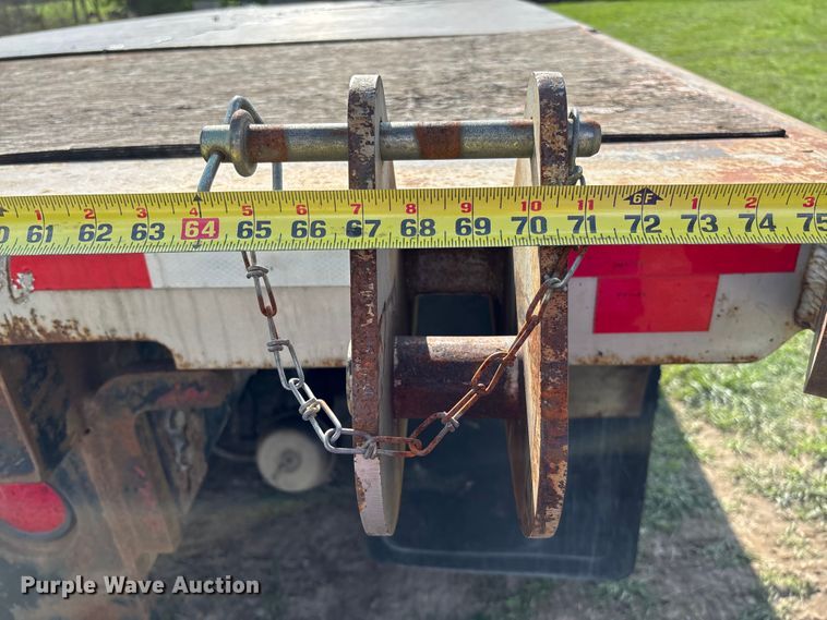 image for item FB3388 2002 Western Star 4900 flatbed truck