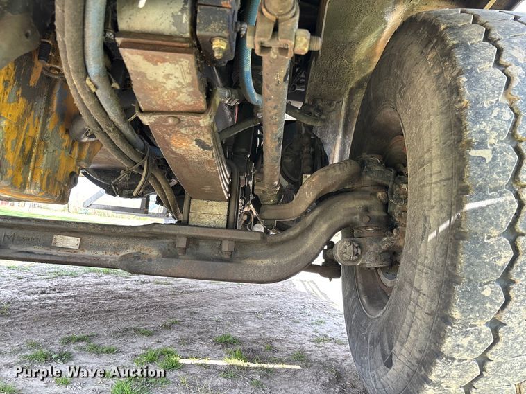 image for item FB3388 2002 Western Star 4900 flatbed truck