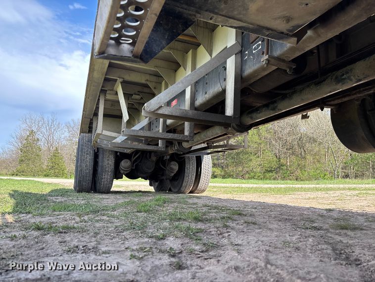 image for item FB3388 2002 Western Star 4900 flatbed truck