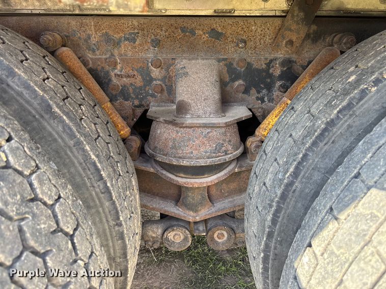 image for item FB3388 2002 Western Star 4900 flatbed truck