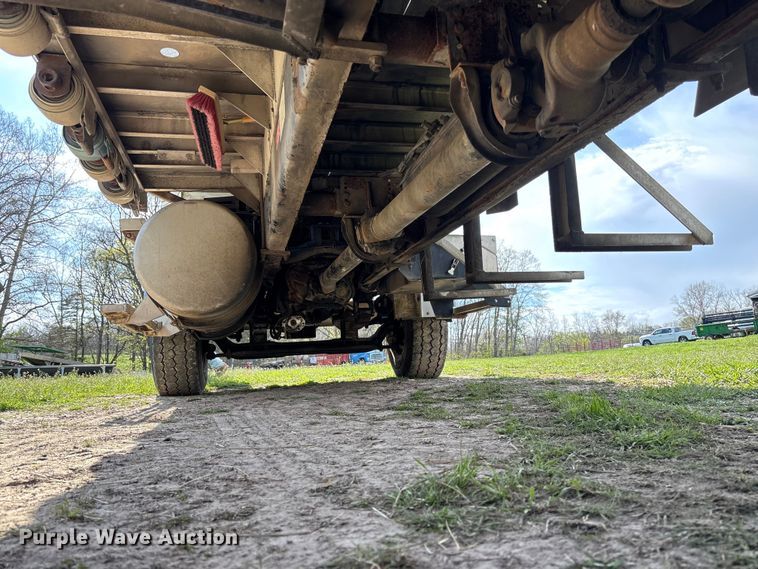 image for item FB3388 2002 Western Star 4900 flatbed truck