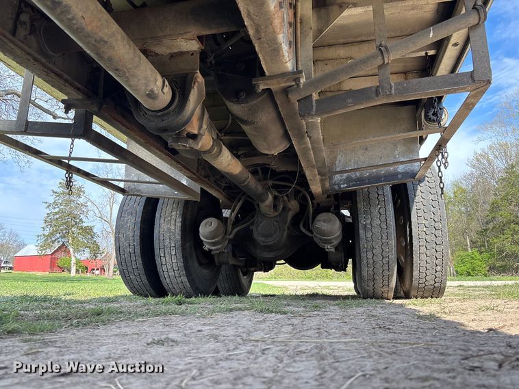 image for item FB3388 2002 Western Star 4900 flatbed truck