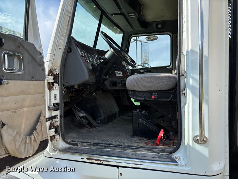 image for item FB3388 2002 Western Star 4900 flatbed truck