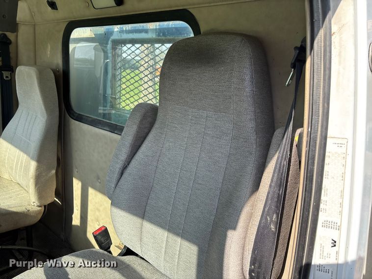 image for item FB3388 2002 Western Star 4900 flatbed truck