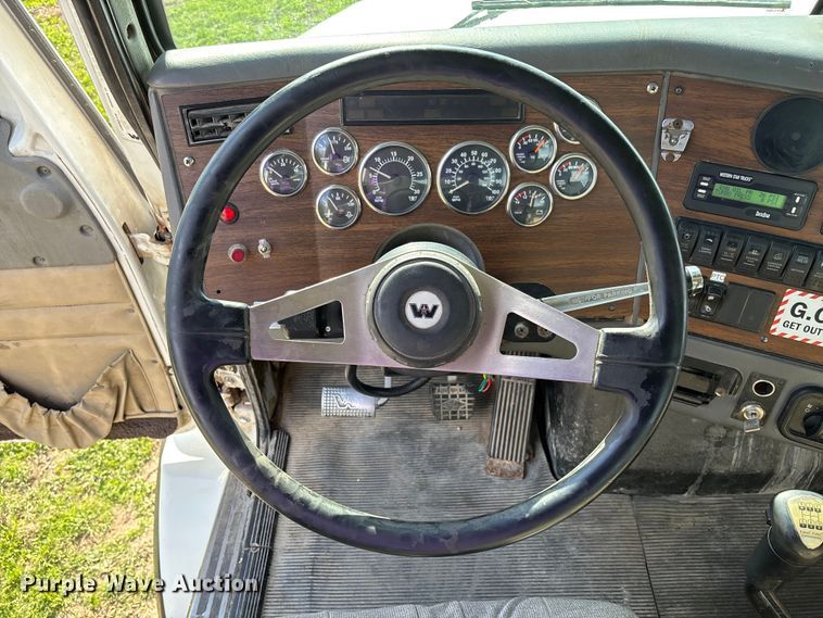 image for item FB3388 2002 Western Star 4900 flatbed truck