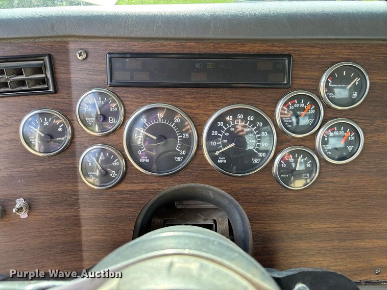 image for item FB3388 2002 Western Star 4900 flatbed truck