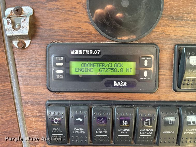 image for item FB3388 2002 Western Star 4900 flatbed truck