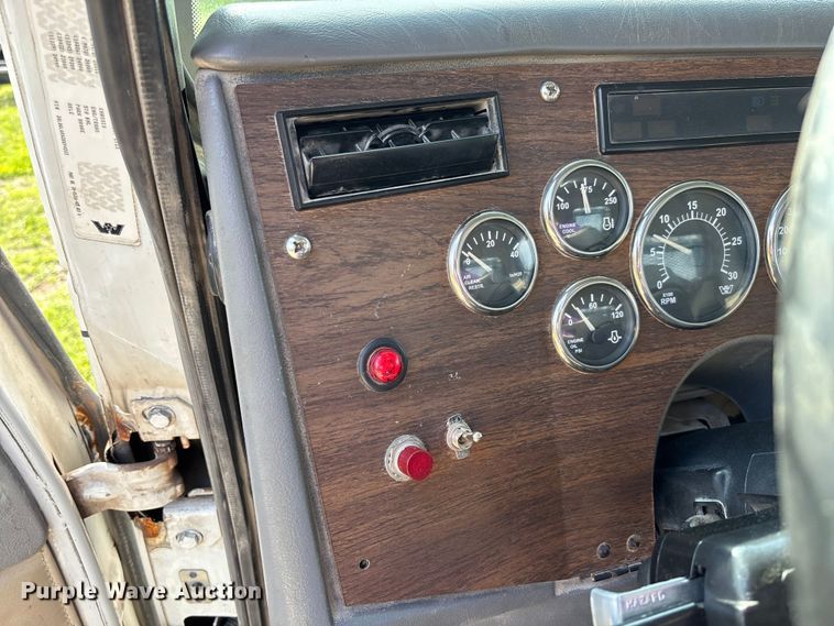 image for item FB3388 2002 Western Star 4900 flatbed truck