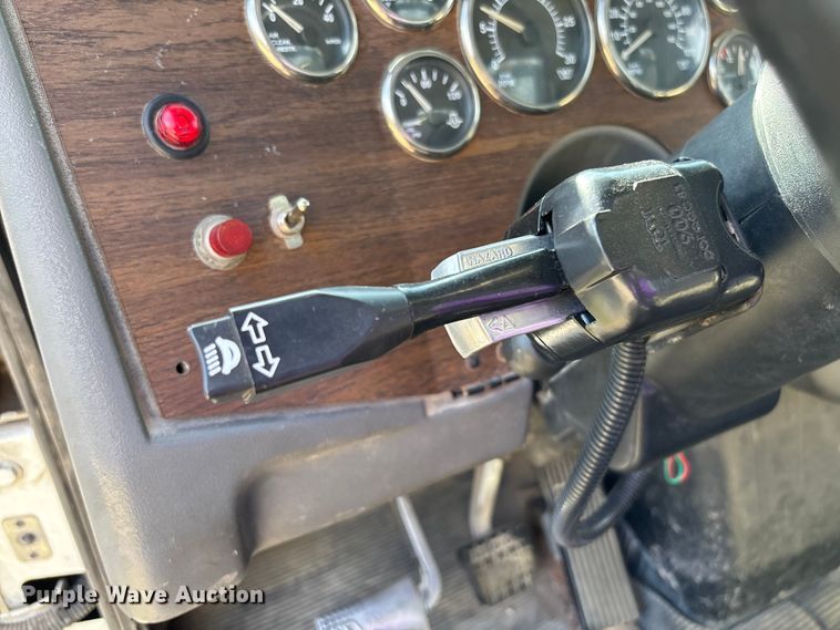 image for item FB3388 2002 Western Star 4900 flatbed truck