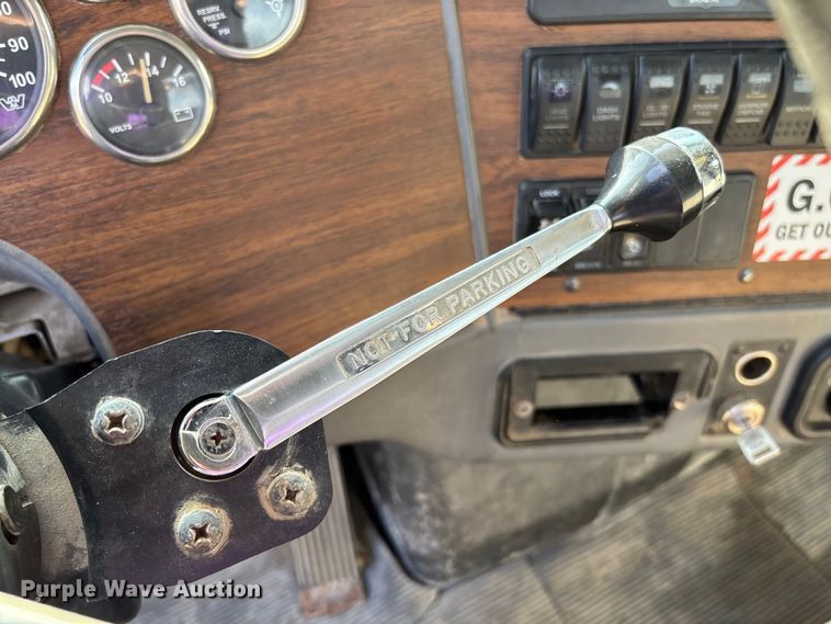 image for item FB3388 2002 Western Star 4900 flatbed truck