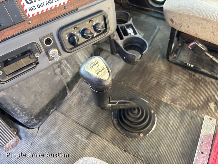 image for item FB3388 2002 Western Star 4900 flatbed truck